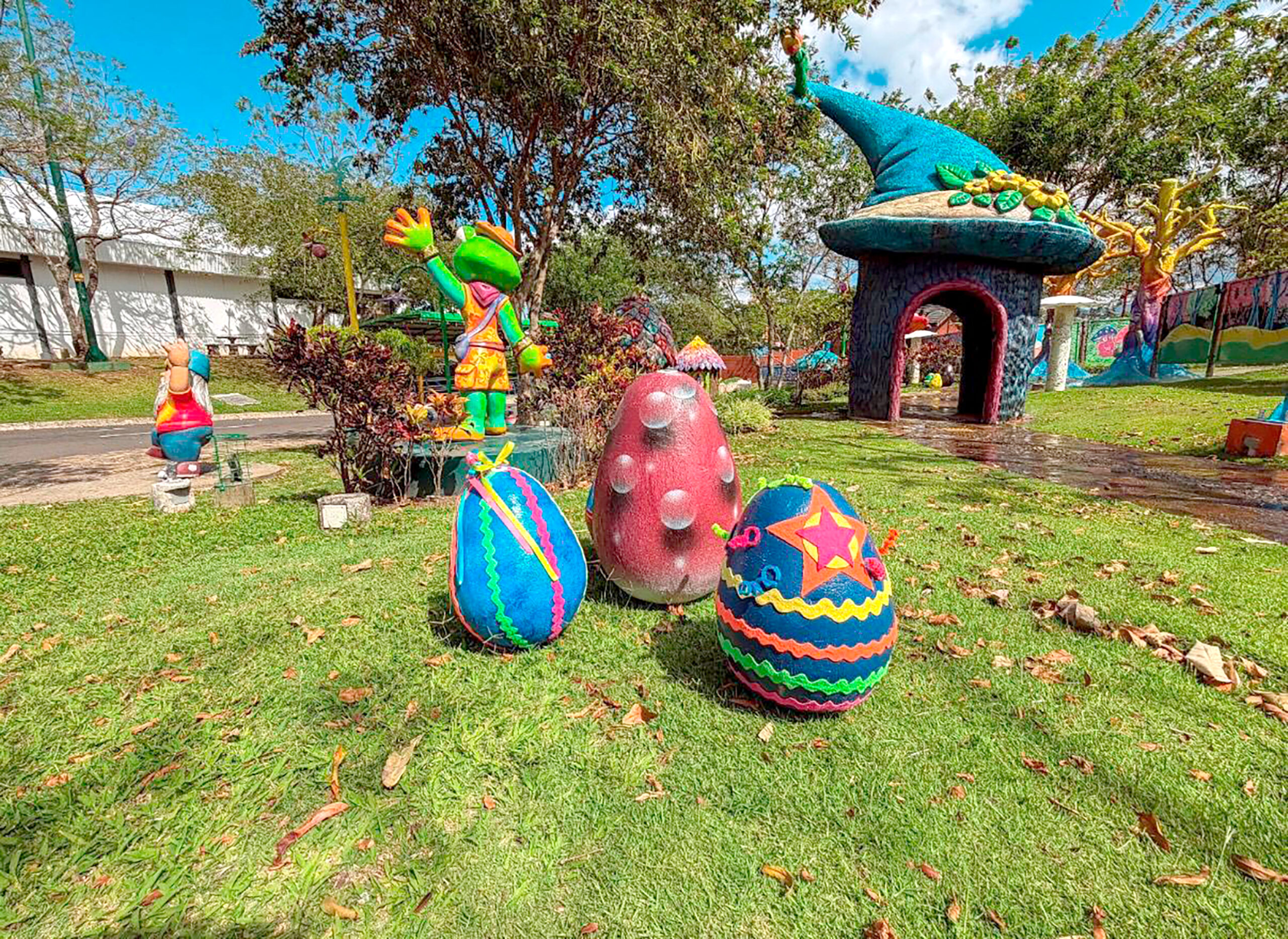 Busque los huevos de Pascua en Parque Diversiones