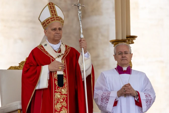 El papa advierte en su misa: Dios “no escucha la oración de quienes hacen la guerra”
