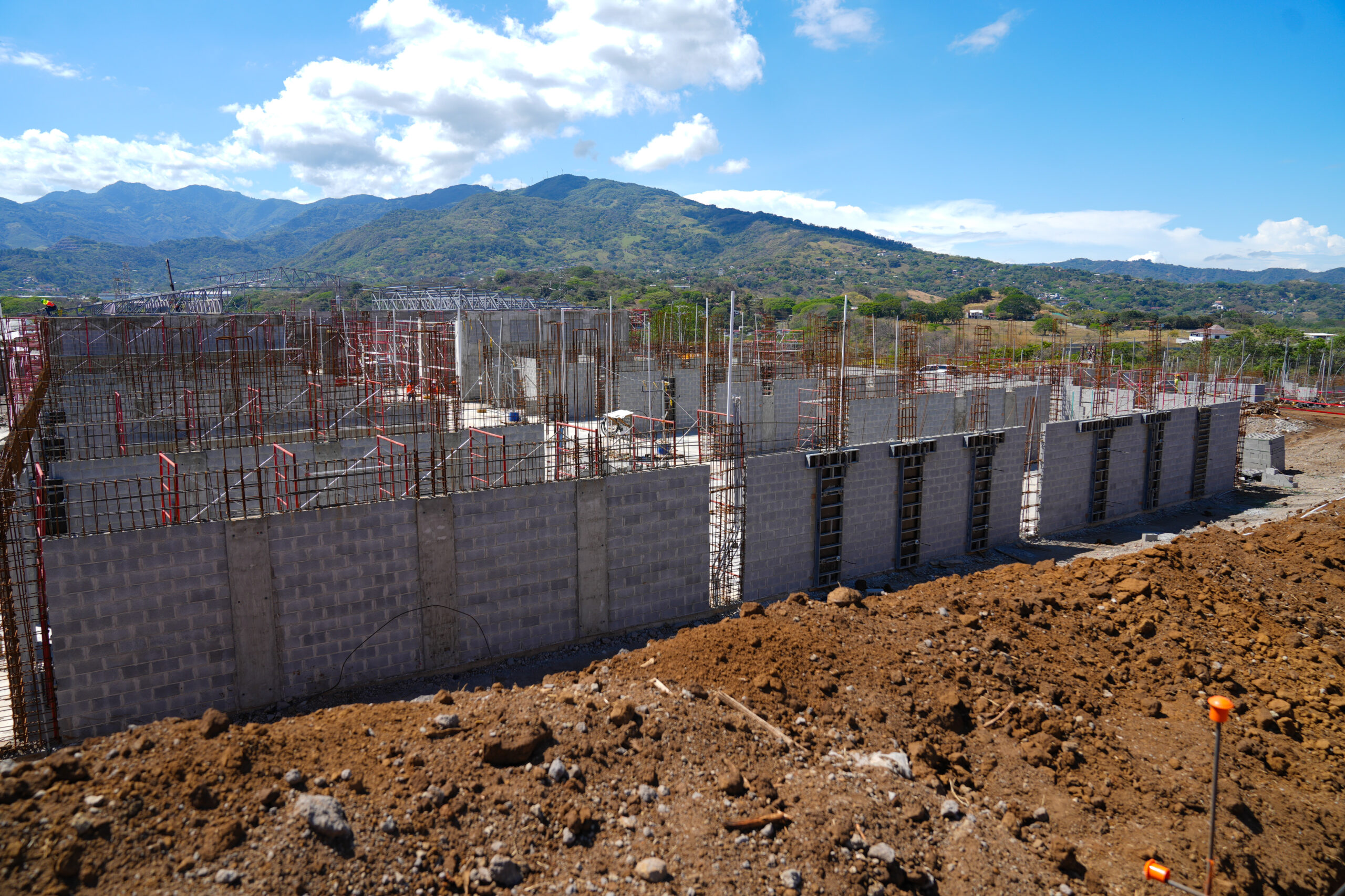 Fotos revelan los avances de la cárcel inspirada en modelo salvadoreño