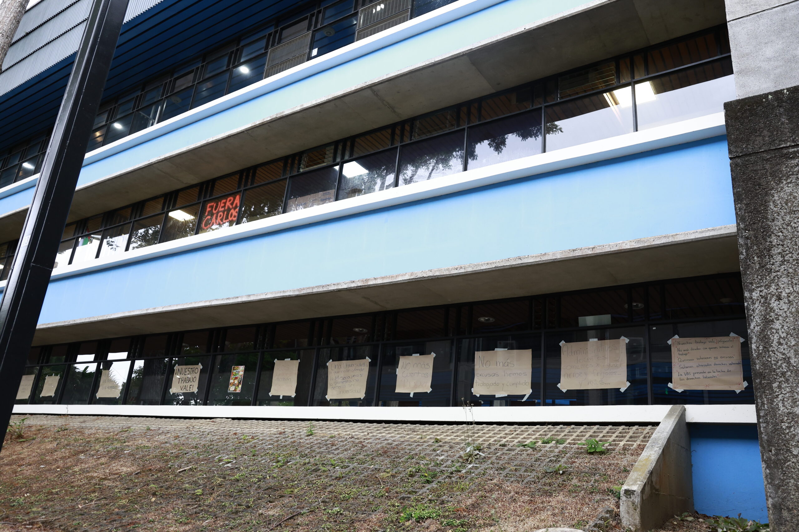 UCR confirma afectación operativa tras ocupación de edificio