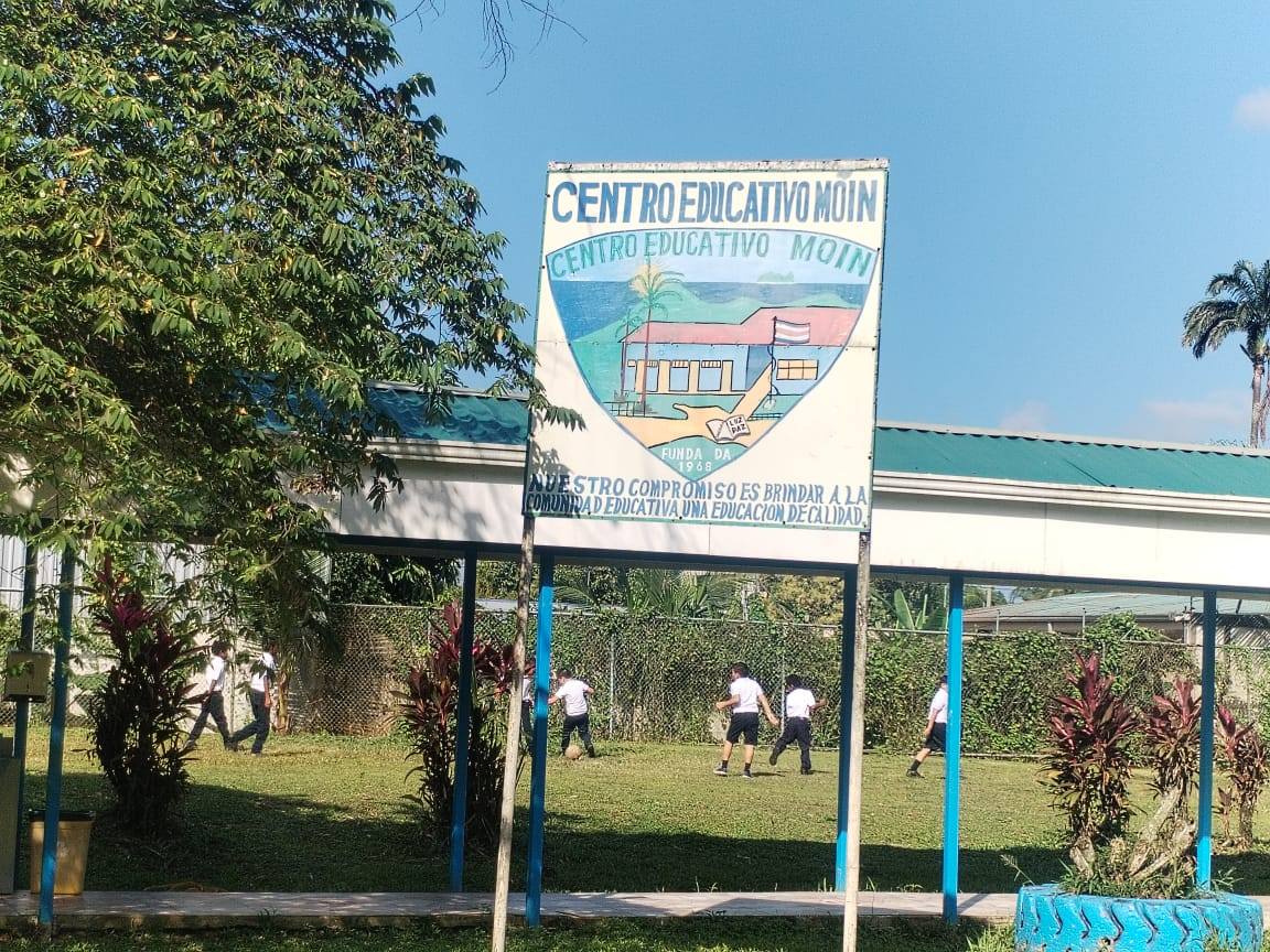 Cierran escuela de Moín por derrame de diésel en Limón