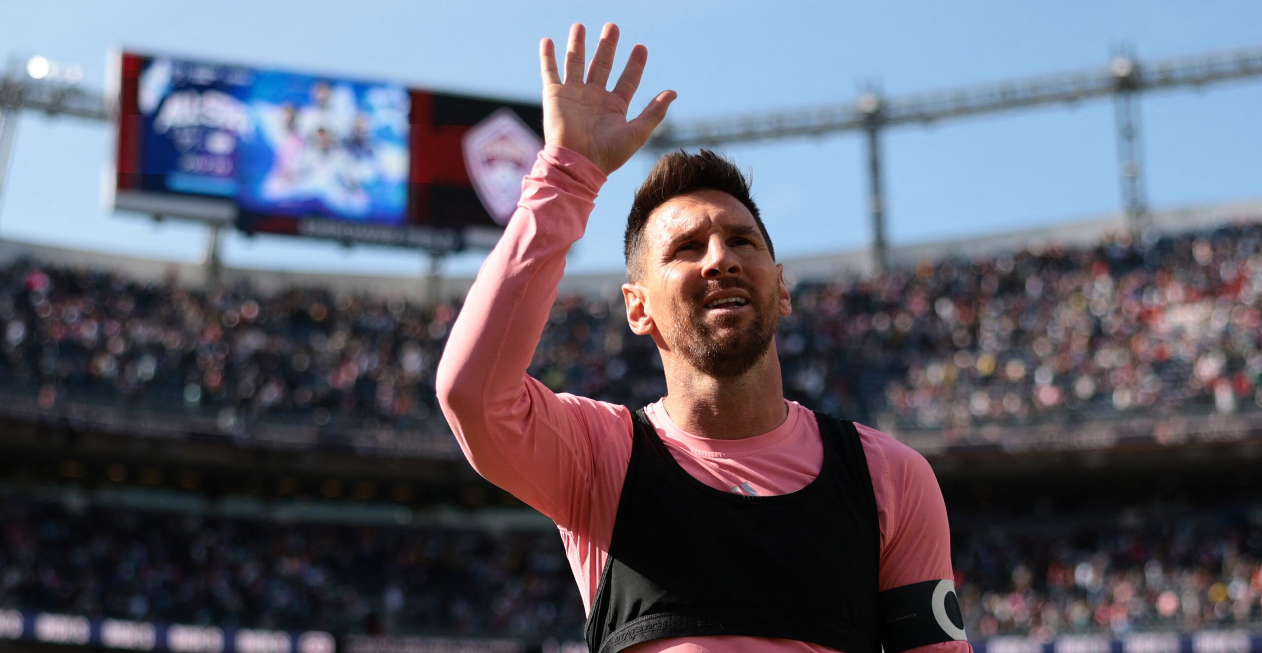 Video: Los regalos de Messi a su nuevo entrenador