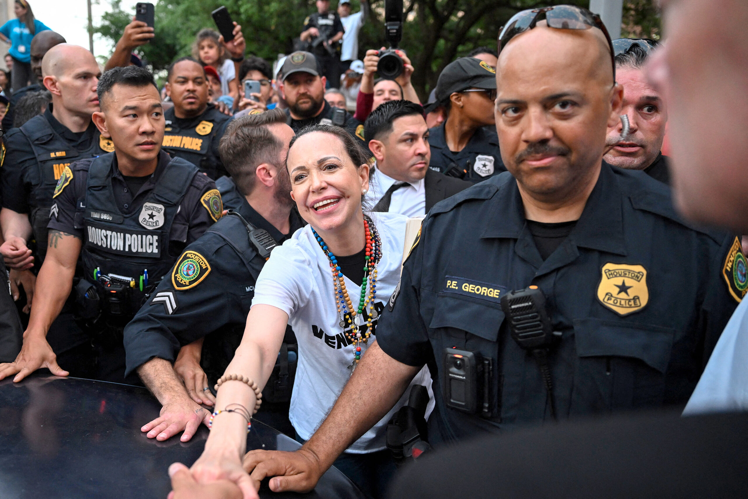 Oposición venezolana exige nuevo ente electora