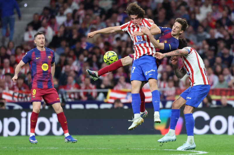 Barcelona le gana al Atlético y se distancia 7 puntos del Real Madrid