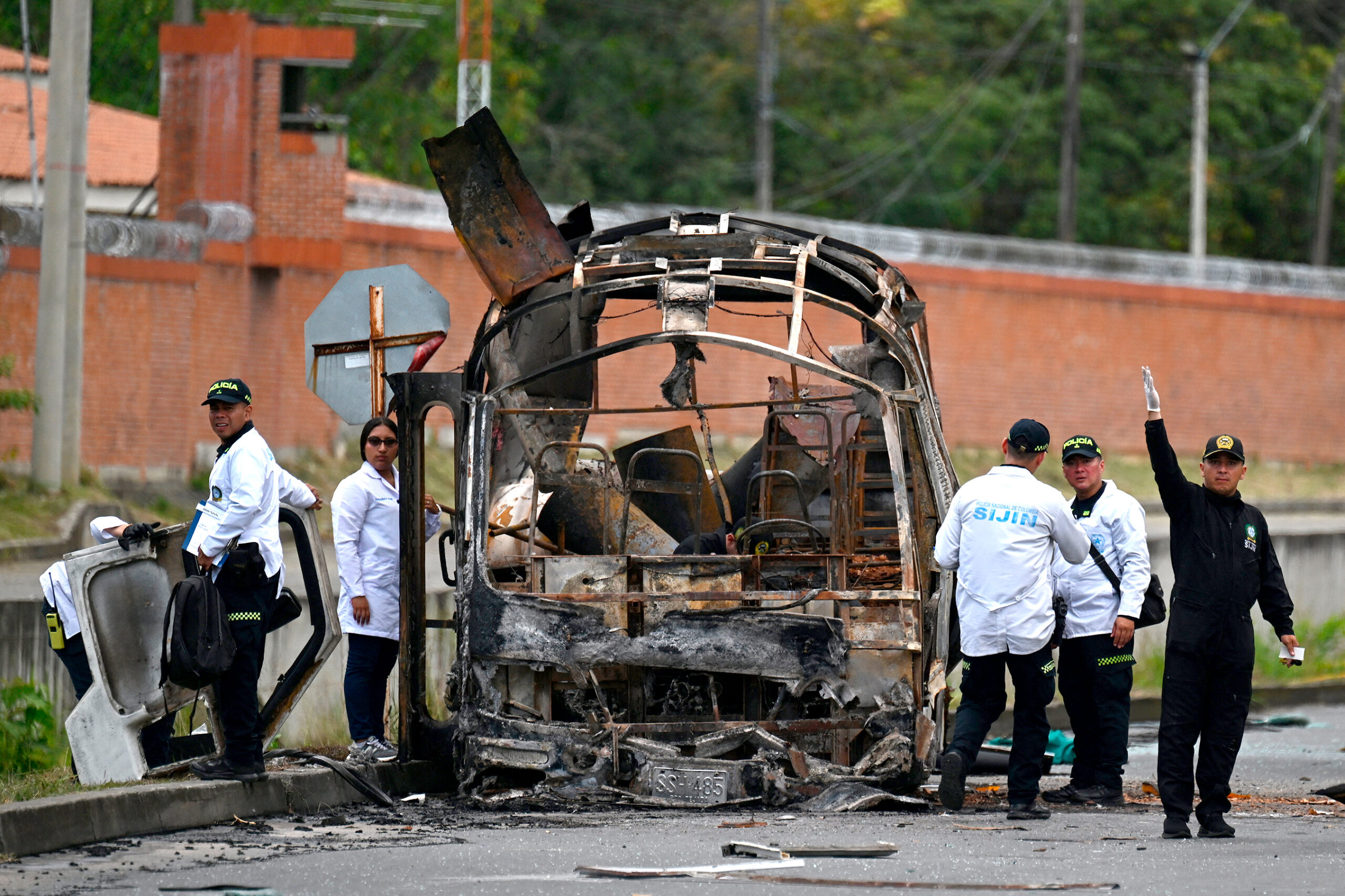 Atentado en base militar deja heridos en Colombia