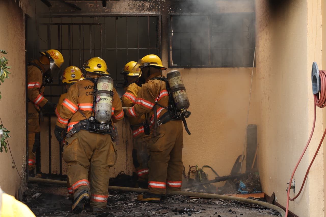 Incendio consume casa en Moravia: quedó con un 80% de daños