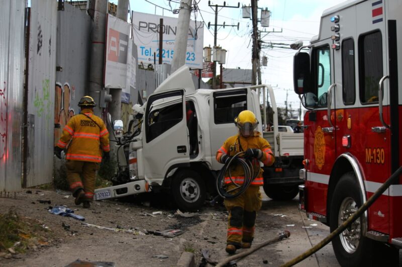 Aparatoso accidente en Guadalupe. Foto: Sergio Espinoza.