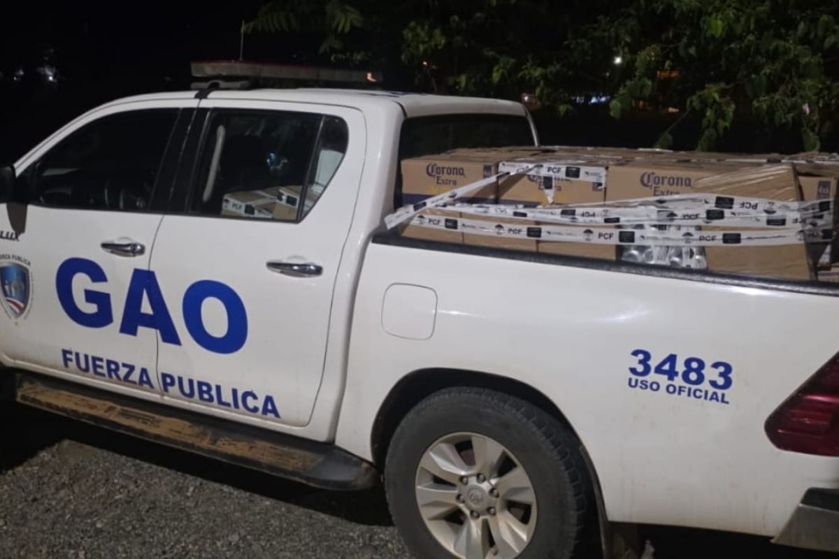 Decomisan millonario botín de licor en vehículos “gemeleados”