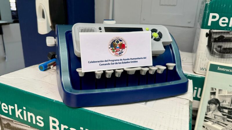 EEUU dona máquinas de escribir en Braille. Foto: cortesía.