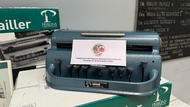 EEUU dona máquinas de escribir en Braille. Foto: cortesía.