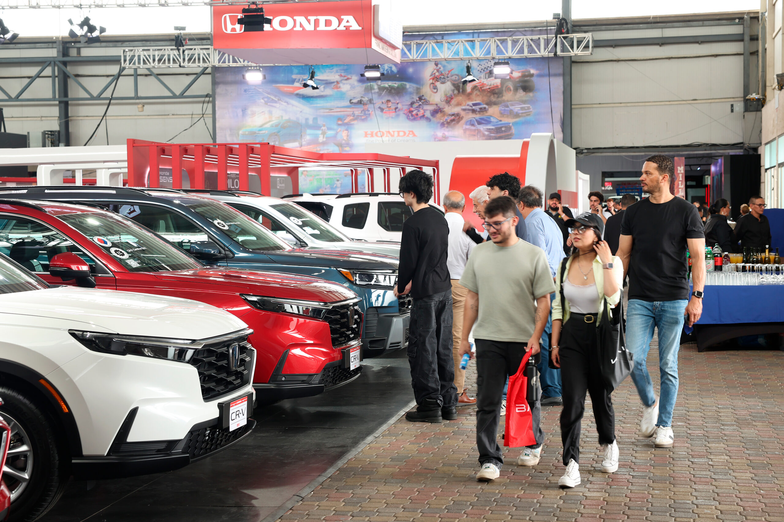 Entidades bancarios ofrecen préstamos con tasa fija