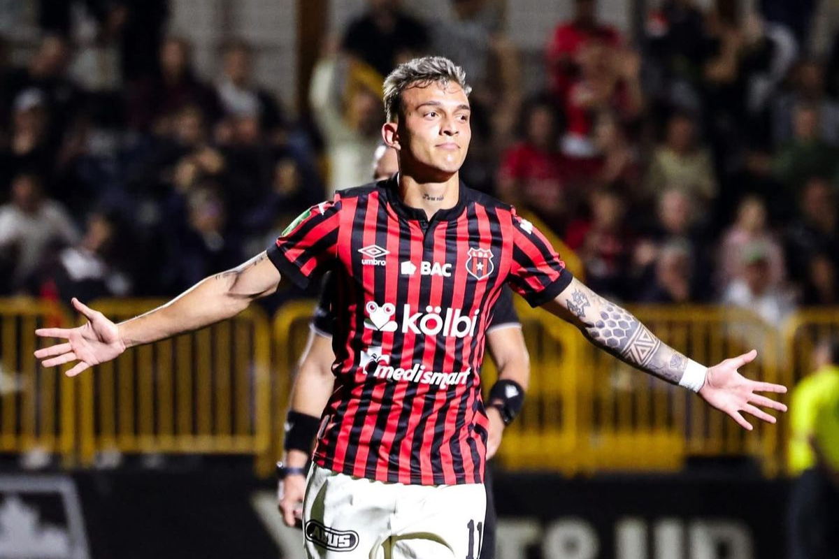 Kenneth Vargas brilla en la Liga pese a las críticas