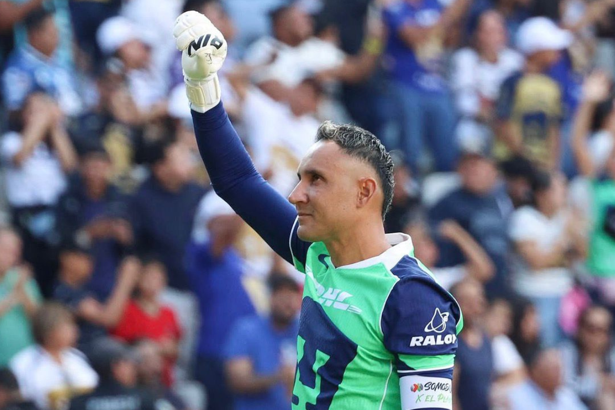 Keylor Navas brilla y pone a Pumas en la cima del torneo
