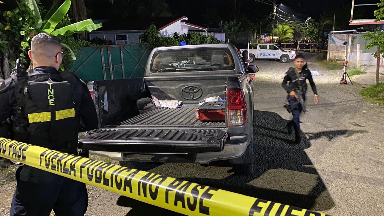 Motorizados acribillan a mujer de 18 años a balazos en vía pública