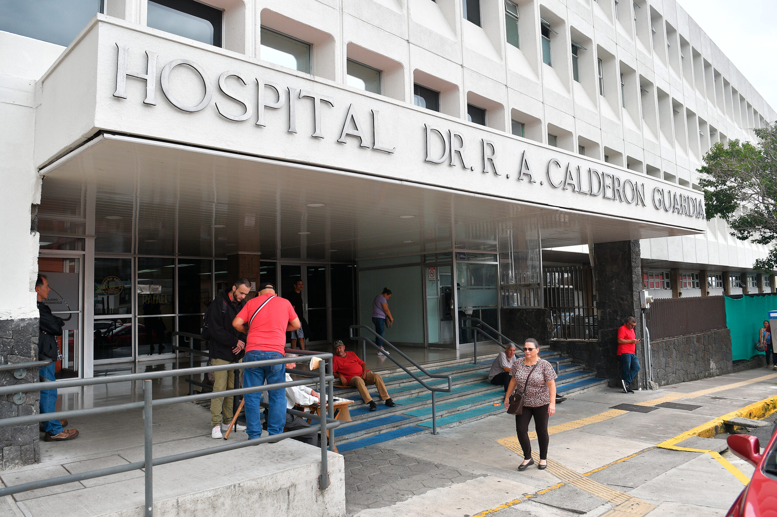 Calderón Guardia normaliza atención tras saturación