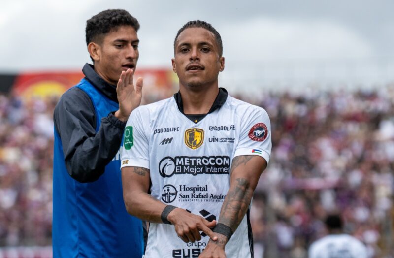 Tres clubes quieren a Alonso Hernández, uno es tradicional