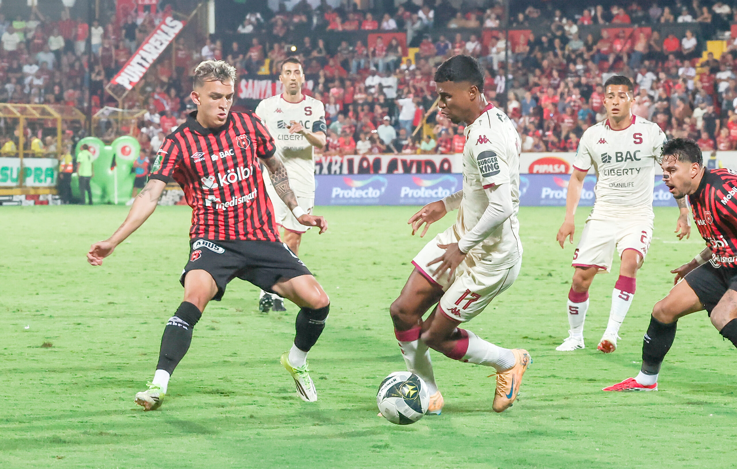 “Mientras haya vida nosotros vamos a darle con todo”