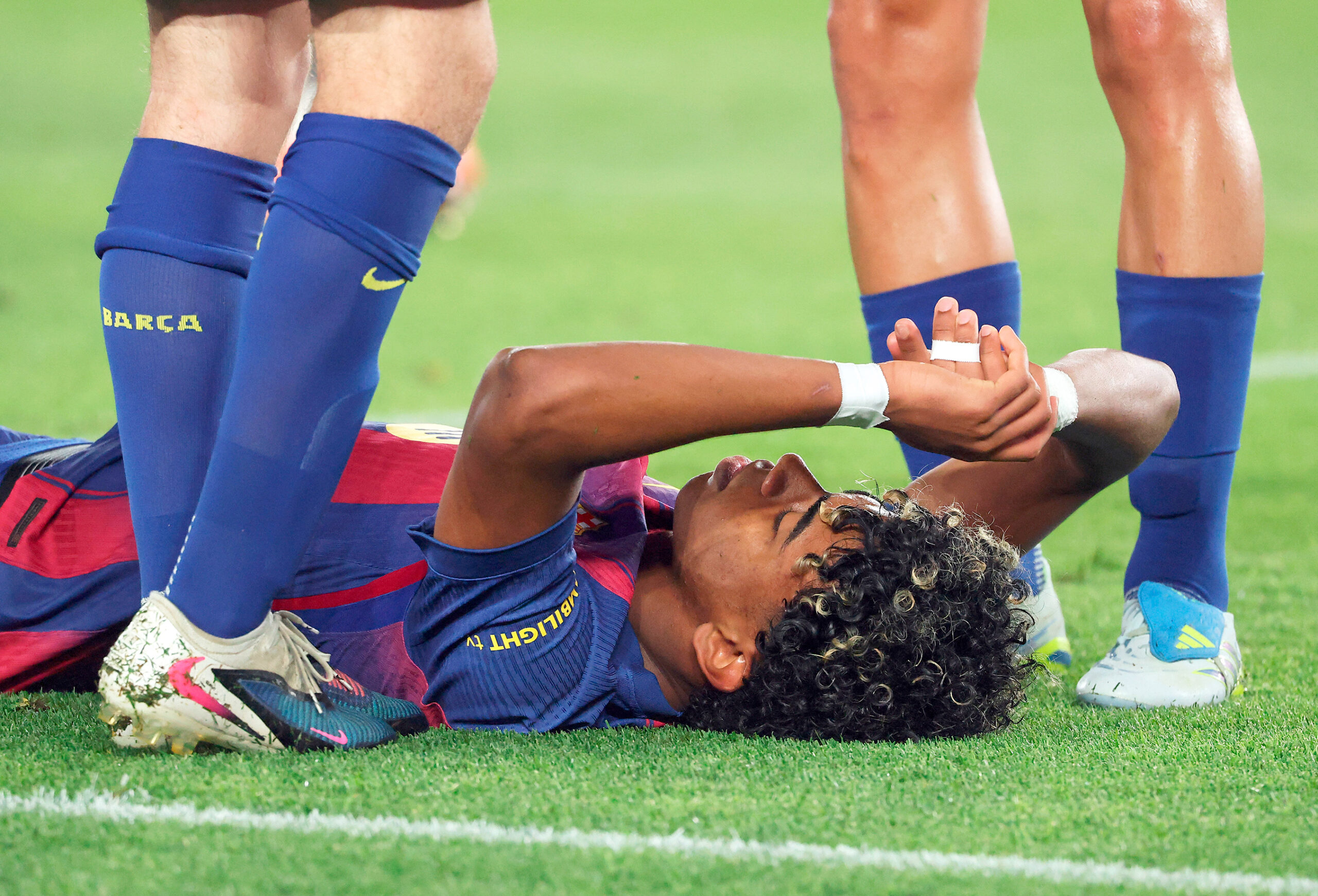 Lesiones de figuras preocupan a días del Mundial