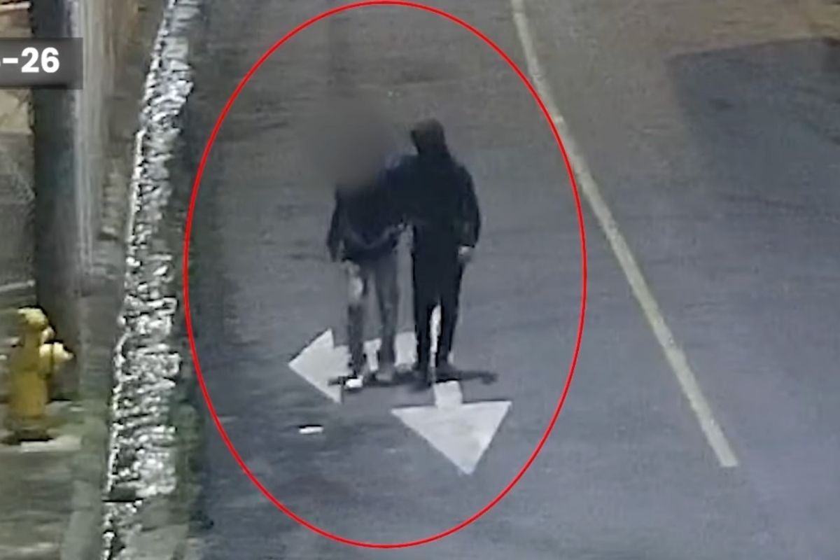 Video: Sospechoso caminó con víctima antes de matarlo