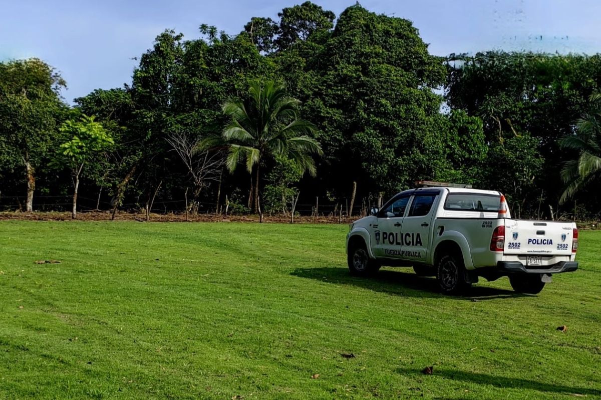Ataque armado en plaza de fútbol deja un hombre asesinado