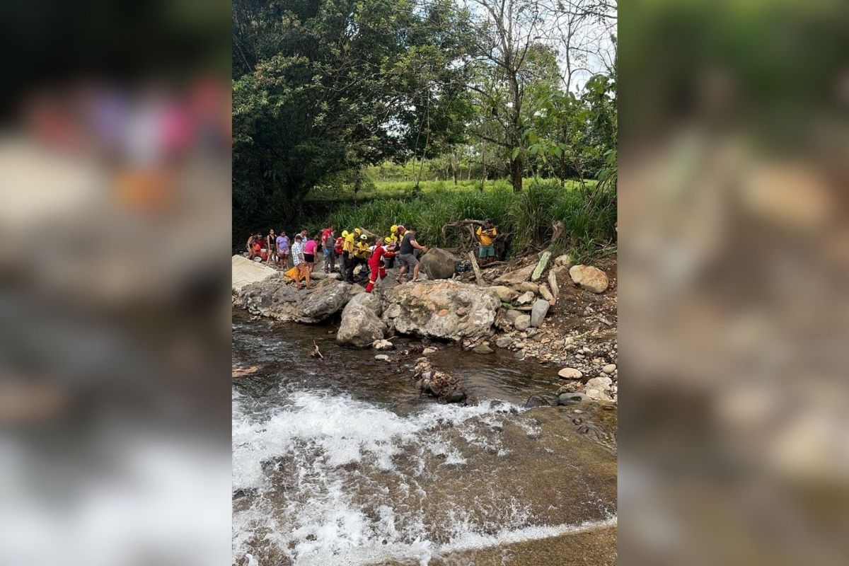 Menor de 7 años queda prensada en una piedra en río Fortuna