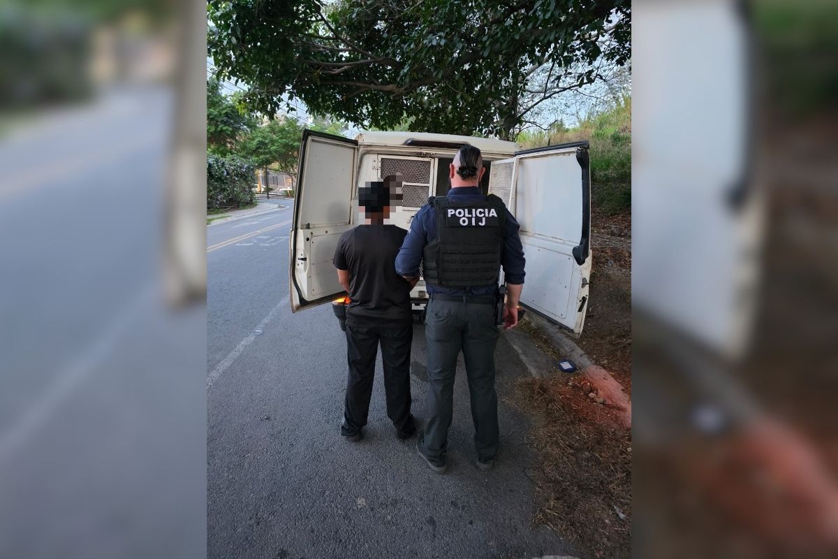 Joven de 20 años es detenido por perseguir y tocar a mujer en Santa Ana