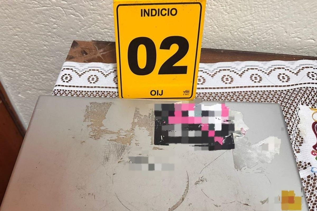 Jóvenes son detenidos por grabar menores y compartir videos en grupo de colegio