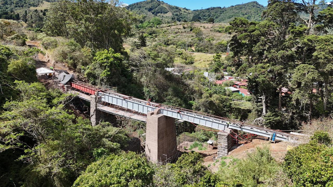 Fotos: así avanzan obras por las que suspendieron servicios del tren