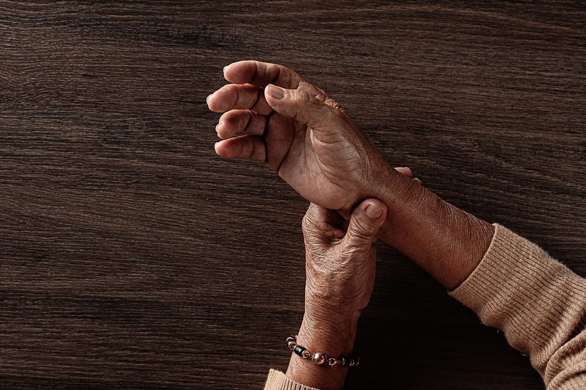 Atenciones por Parkinson aumentan en 5 años y superan al Alzheimer