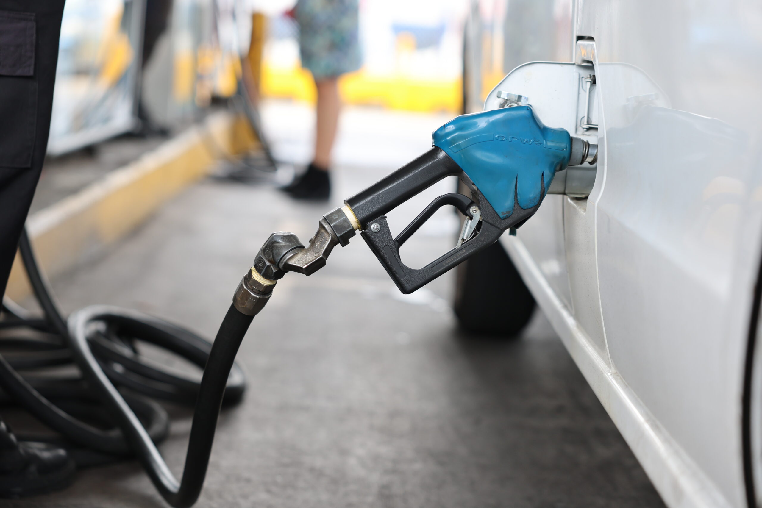 Aprueban aumento en gasolina: Litro llegará a los ¢748