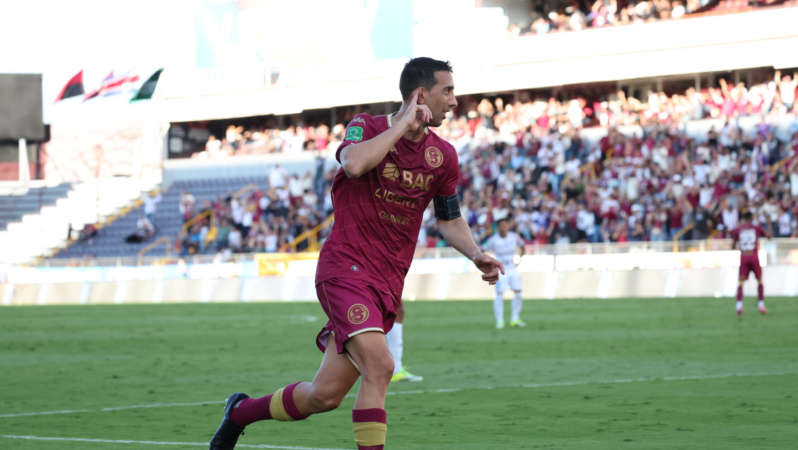 Mariano Torres lidera lista de mejores actuaciones en América