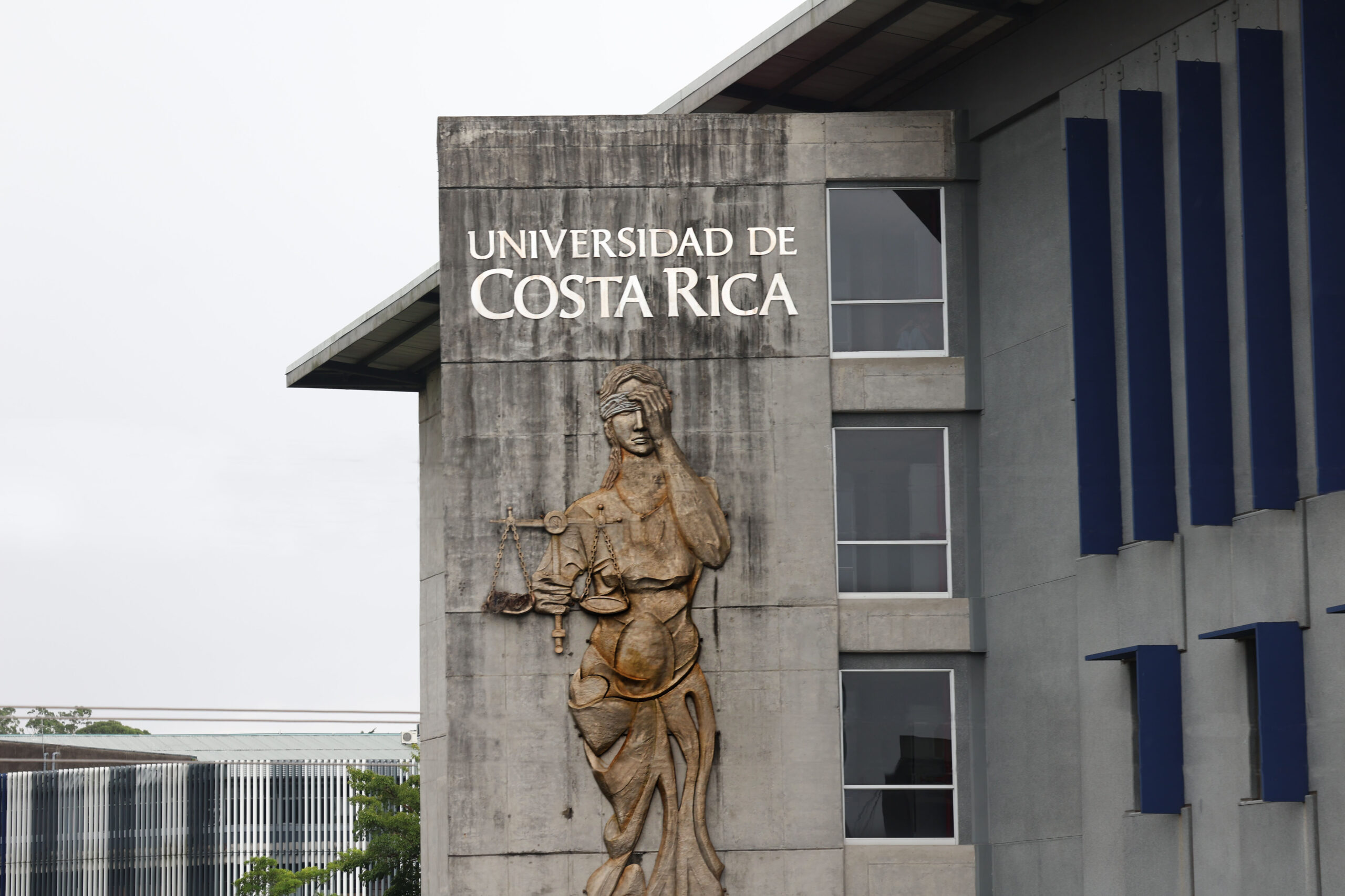 Estudiante de la UCR denuncia a Facultad de Derecho por presuntas compras irregulares