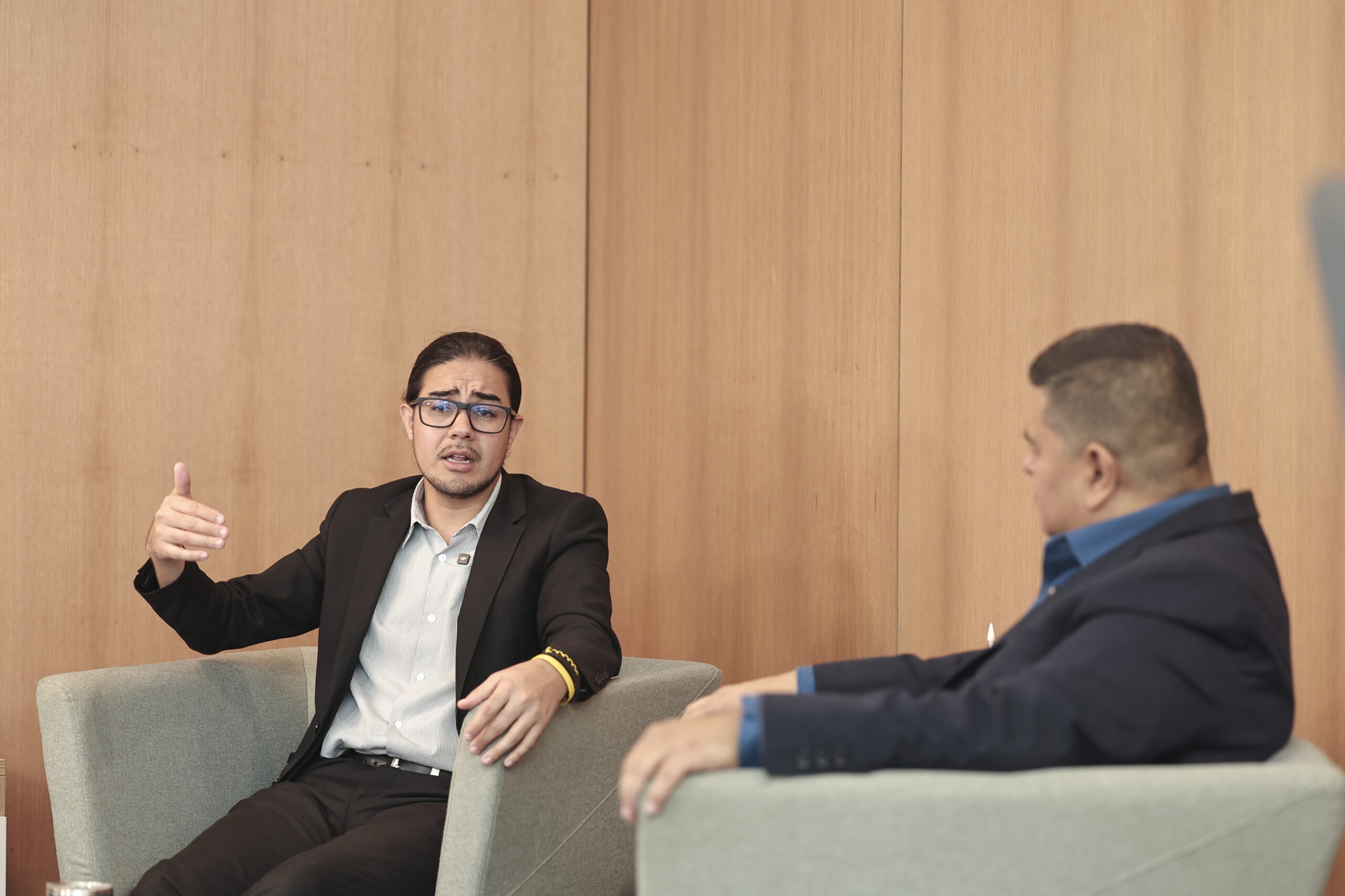 Acuña cuestiona al oficialismo: “Provocaron incedios innecesarios”