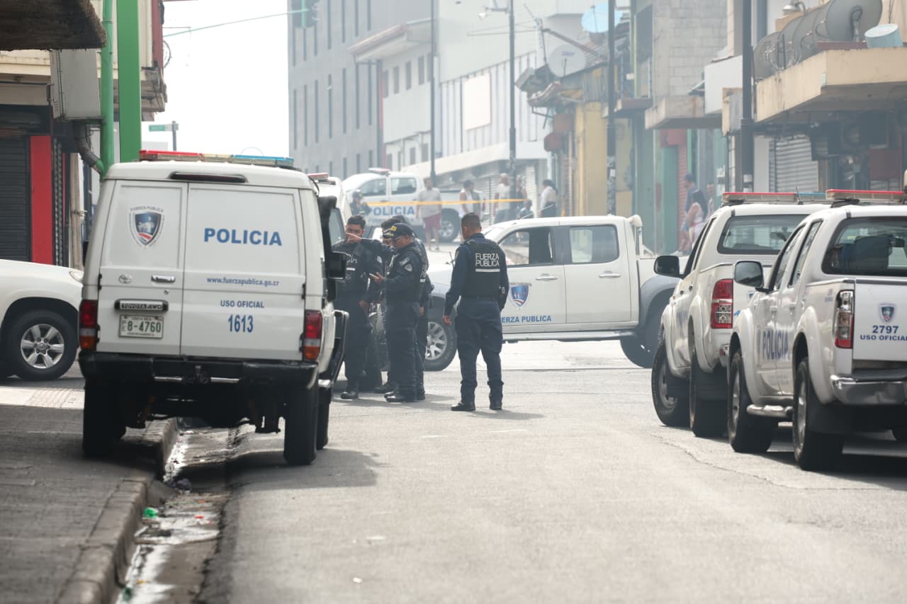 Así está la escena tras homicidio a la luz del día en la Merced
