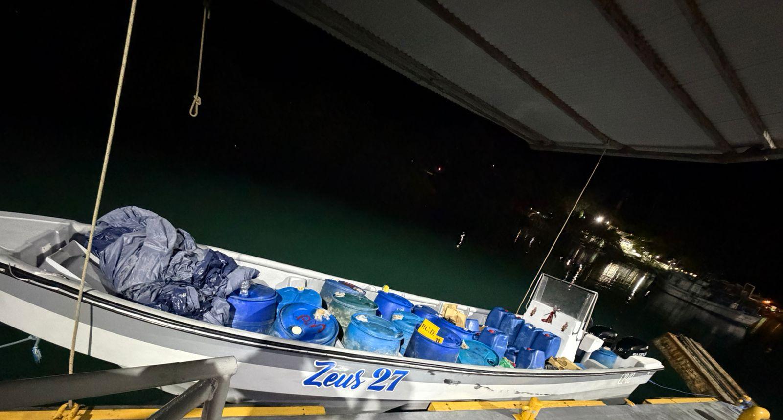 Caen 3 hombres en altamar con 947 paquetes de aparente cocaína