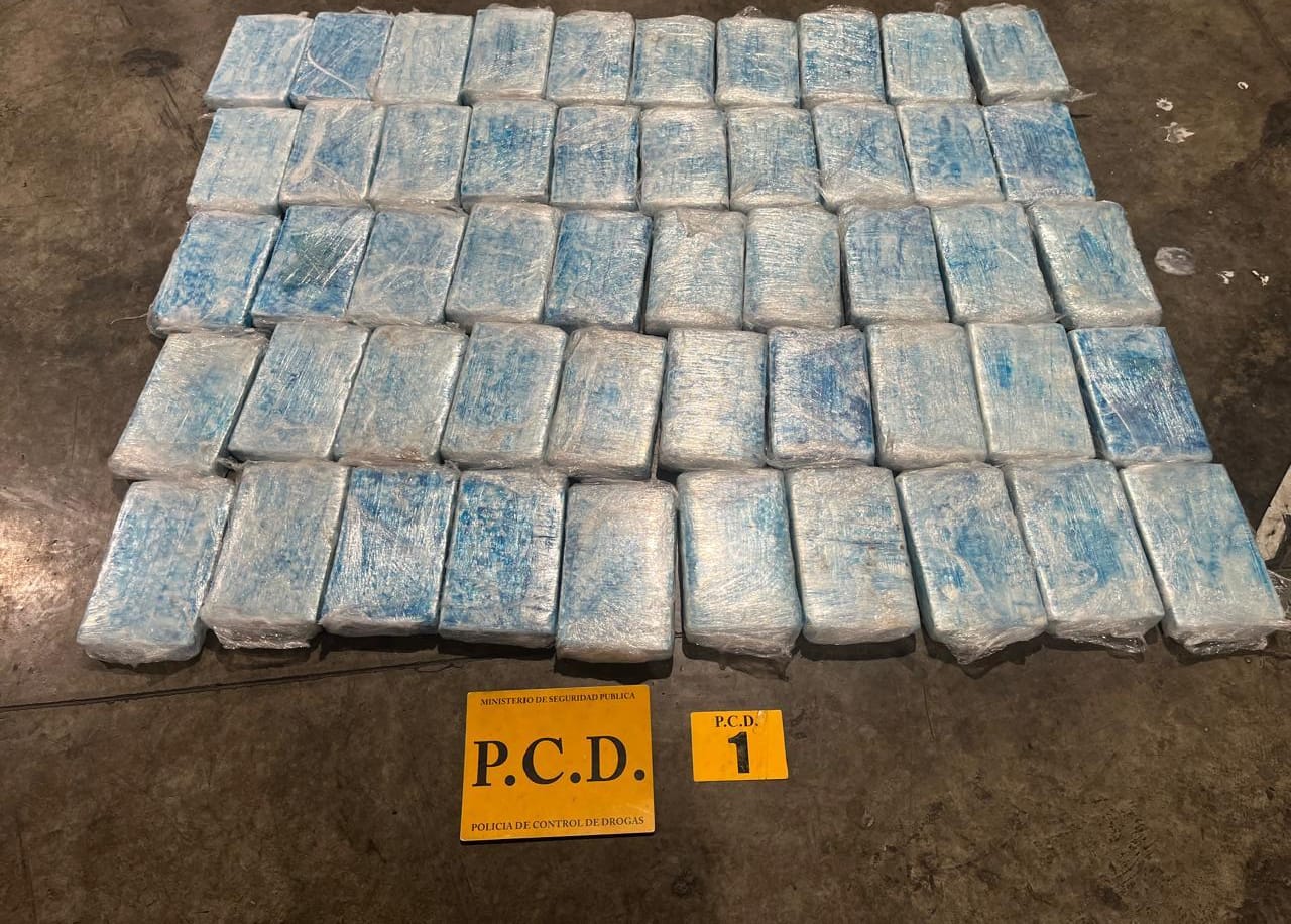 Encuentran 50 kilos de cocaína en sistema de refrigeración de contenedor