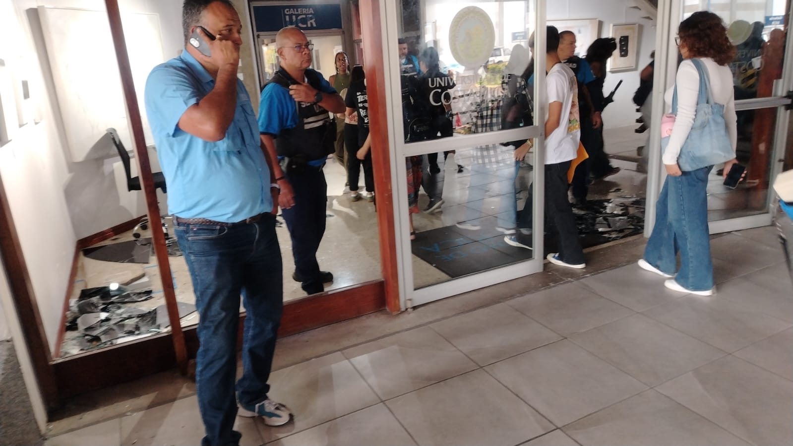 Video: Estudiantes de la UCR toman edificio de rectoría