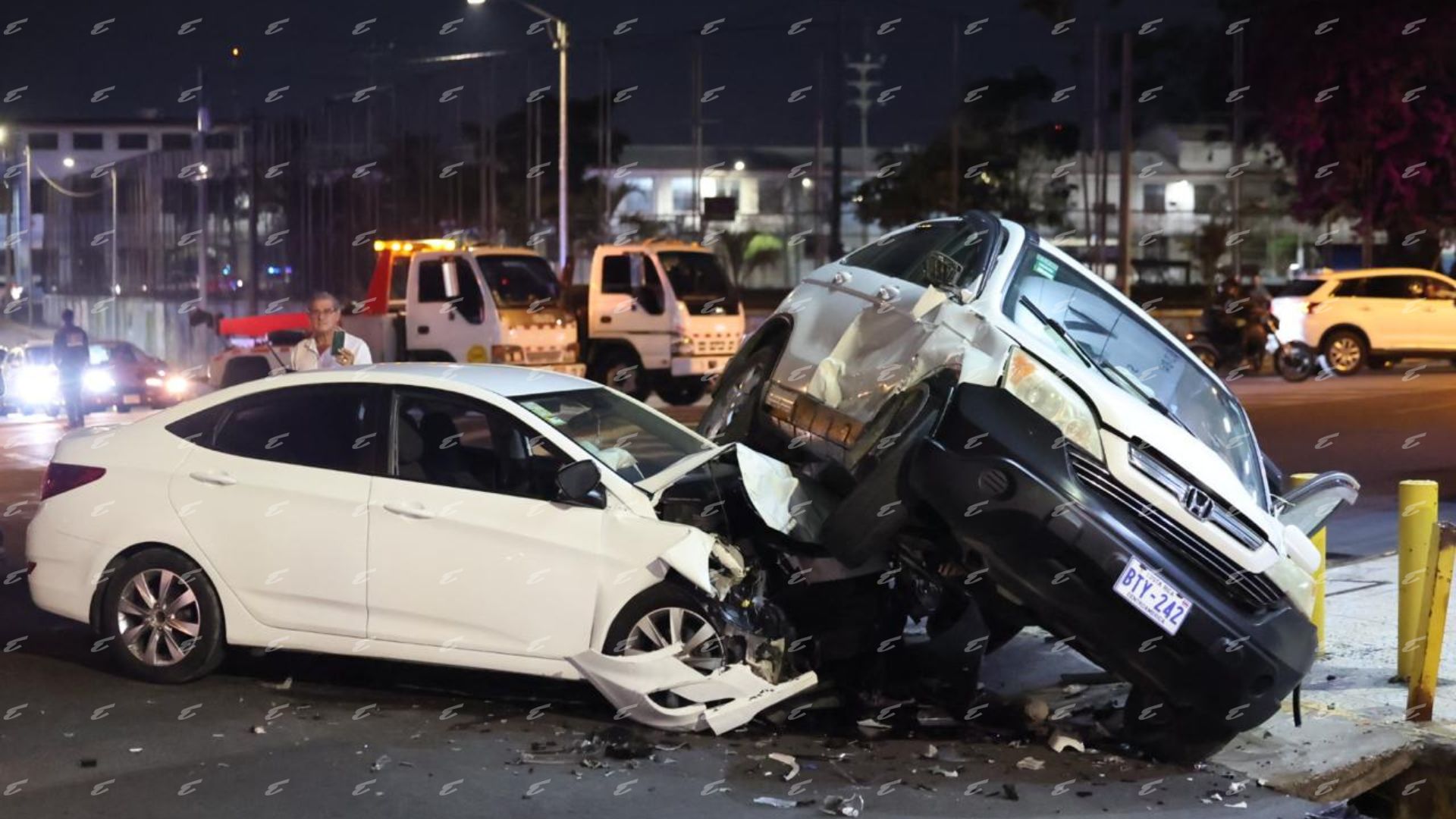 Choque de 2 vehículos deja un trasladado en Plaza Víquez