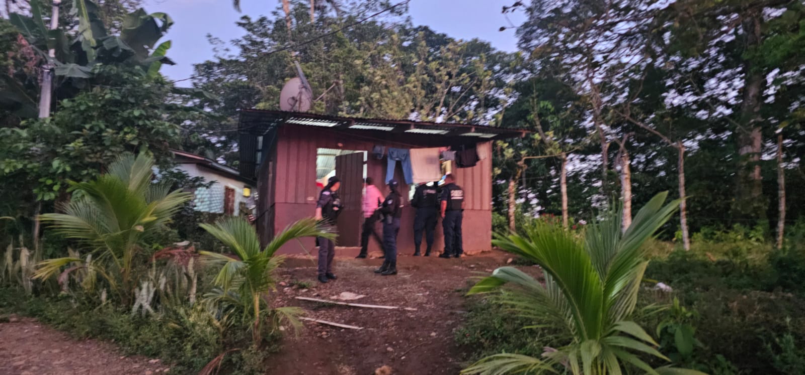 Esta medida impusieron a mujer por explotación de hijas menores