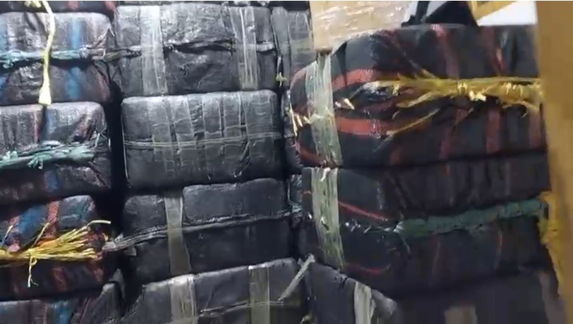 Decomisan más de una tonelada de cocaína en Golfito