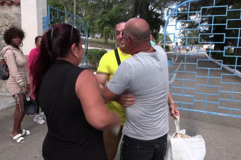 Cuba comienza a liberar presos tras anuncio de indulto