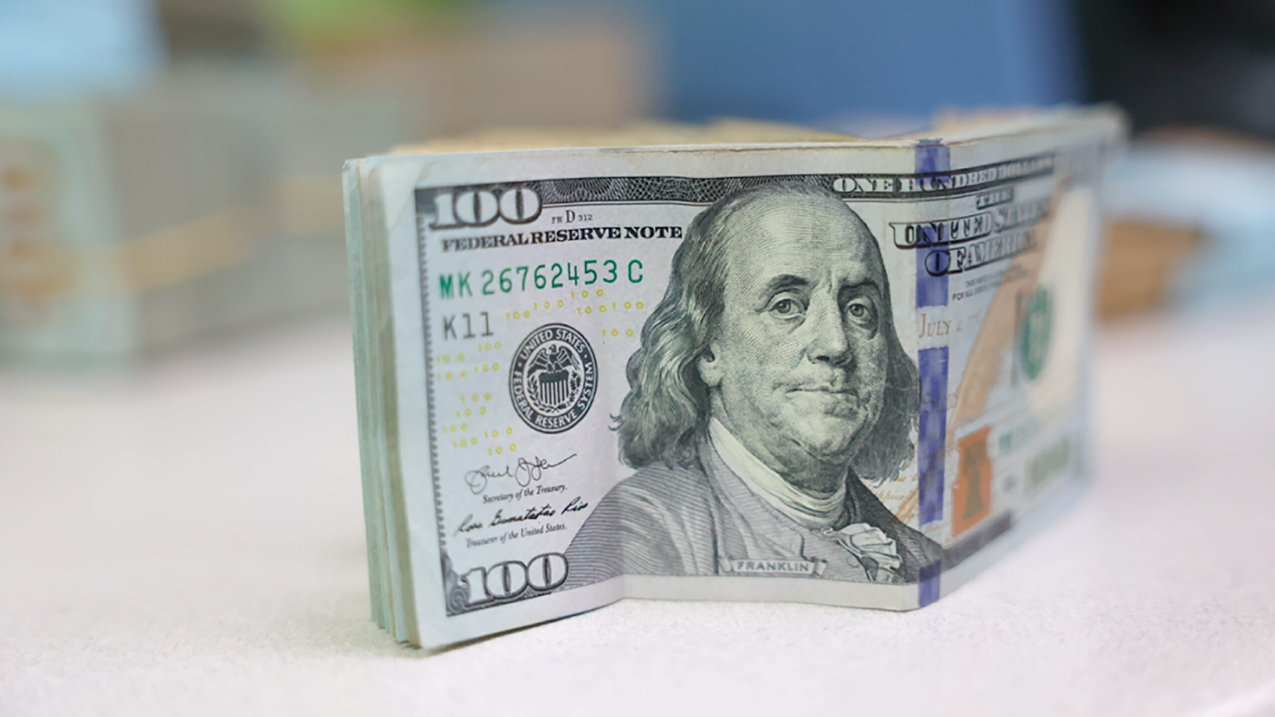 Empresas de Zonas Francas inundan mercado de dólares