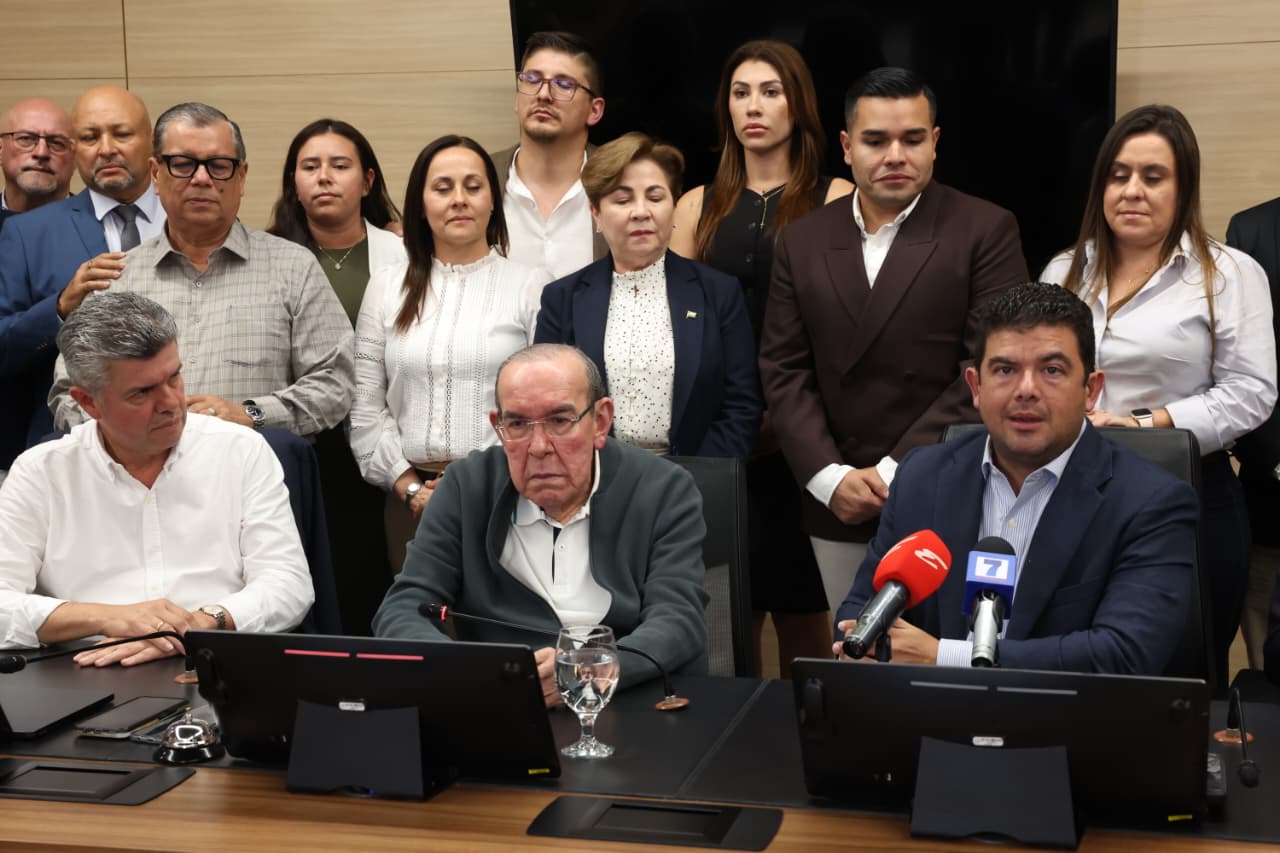 Nuevos diputados del PLN almorzaron con Rodrigo Arias y Álvaro Ramos