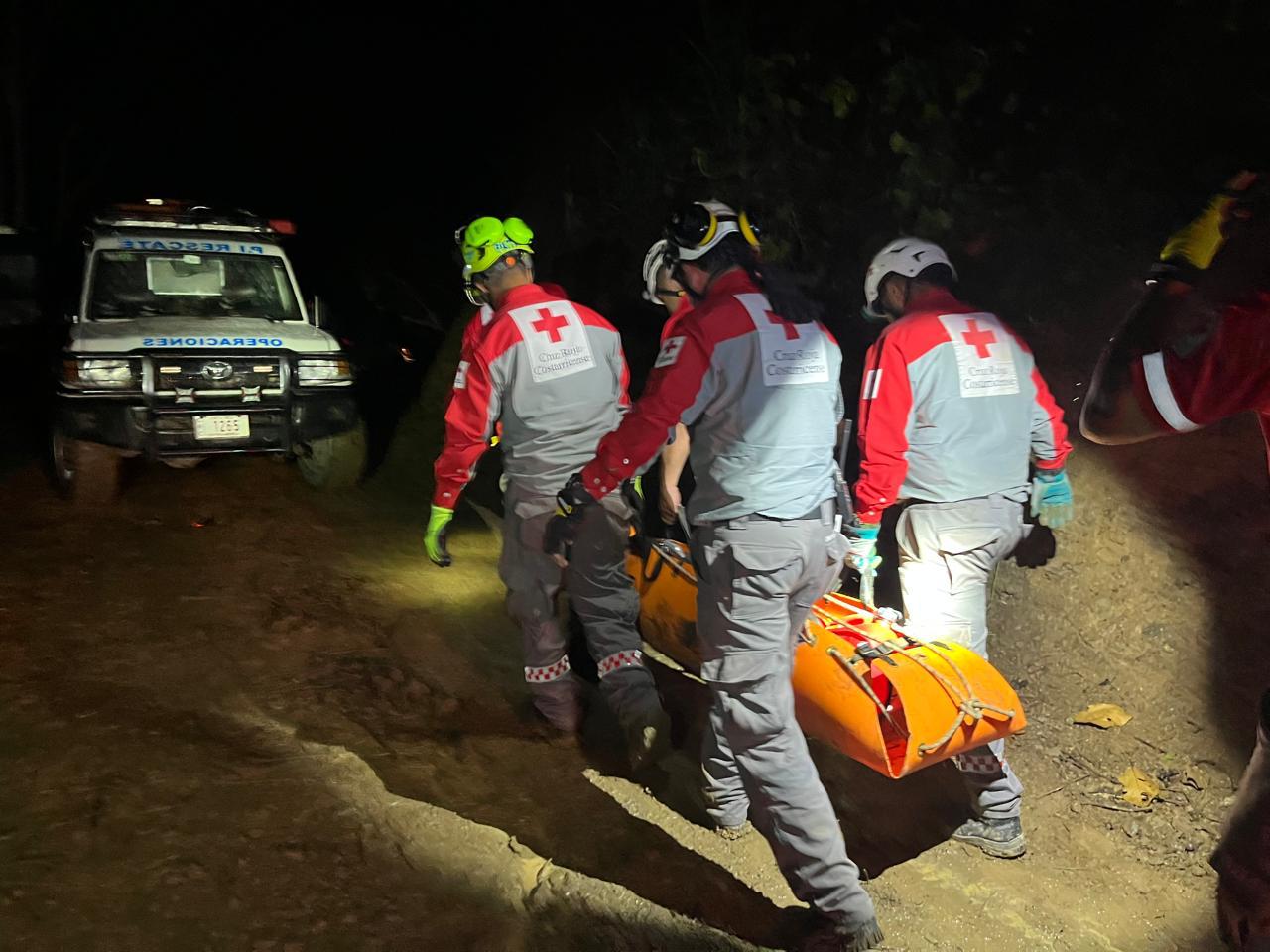 Rescatan a 2 menores en el Chirripó tras 12 horas de caminata
