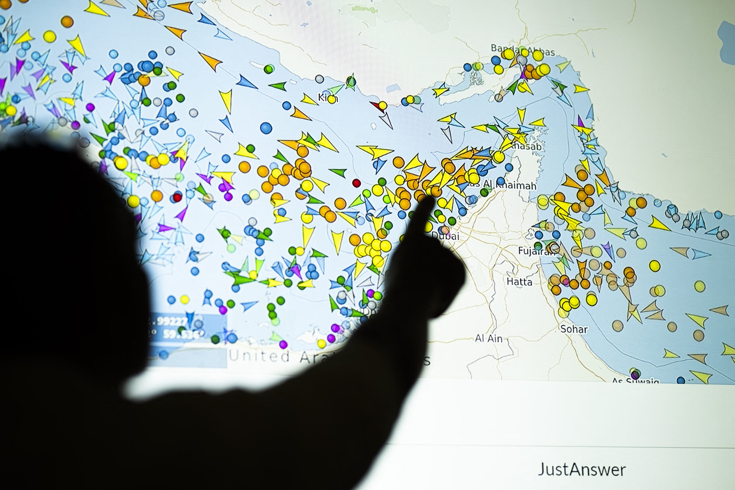 Barco de Corea del Sur sufre una “explosión” e “incendio”