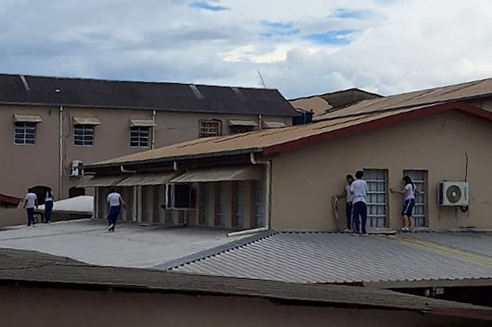 Menor dispara en múltiples ocasiones en escuela en Brasil y deja dos muertos