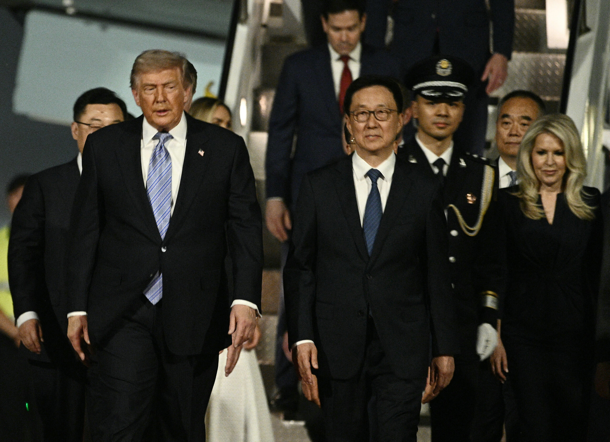 EEUU busca abastecerse de tierras raras y cortar dependencia de China