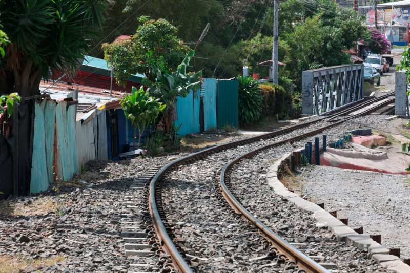 Desconocen cuantas viviendas se demolerán para tren eléctrico