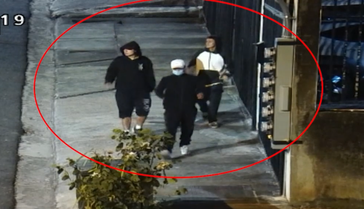 Violentos asaltos en parque: Cámara capta a sospechosos caminando