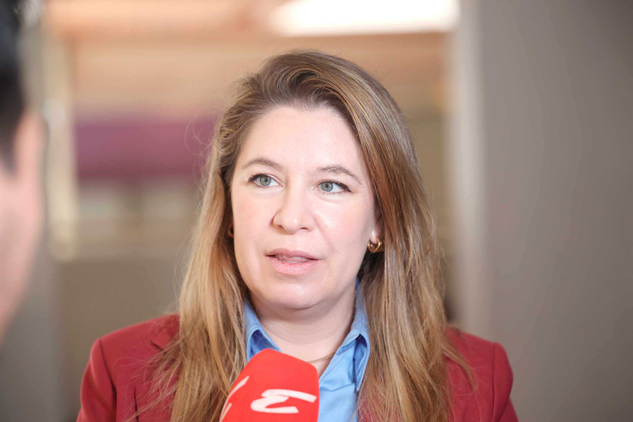 Dobles no irá a Crucitas con Laura Fernández